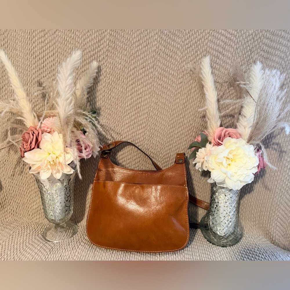 Patricia Nash London Saddle Vegetable Tan Crossbody Bag - Picture 3 of 11